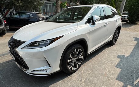 Lexus RX IV рестайлинг, 2019 год, 5 000 000 рублей, 1 фотография