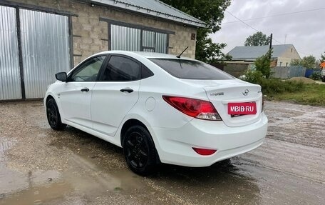 Hyundai Solaris II рестайлинг, 2013 год, 870 000 рублей, 4 фотография