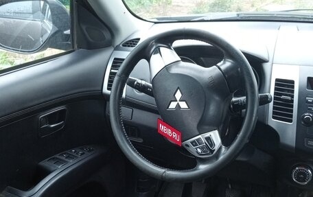 Mitsubishi Outlander III рестайлинг 3, 2010 год, 980 000 рублей, 2 фотография