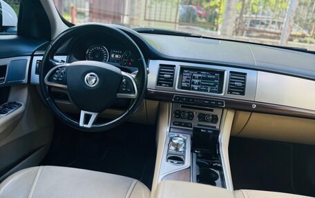Jaguar XF I рестайлинг, 2013 год, 1 890 000 рублей, 12 фотография