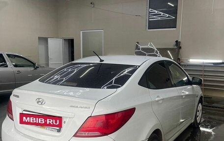 Hyundai Solaris II рестайлинг, 2011 год, 590 000 рублей, 4 фотография