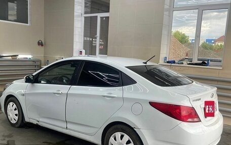 Hyundai Solaris II рестайлинг, 2011 год, 590 000 рублей, 6 фотография