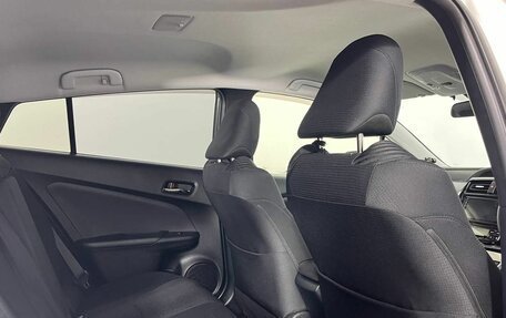 Toyota Prius IV XW50, 2018 год, 1 750 000 рублей, 9 фотография