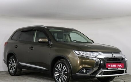 Mitsubishi Outlander III рестайлинг 3, 2019 год, 2 297 000 рублей, 3 фотография