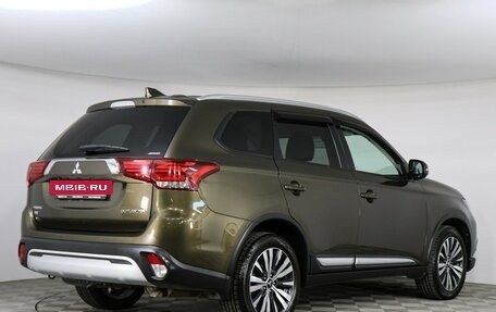 Mitsubishi Outlander III рестайлинг 3, 2019 год, 2 297 000 рублей, 5 фотография