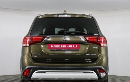 Mitsubishi Outlander III рестайлинг 3, 2019 год, 2 297 000 рублей, 6 фотография