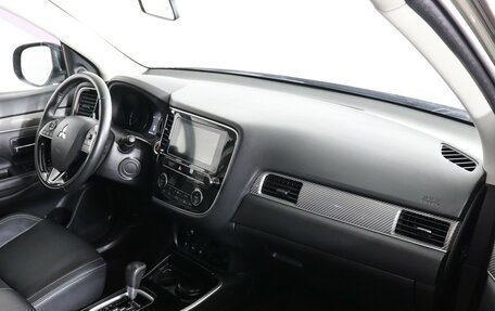 Mitsubishi Outlander III рестайлинг 3, 2019 год, 2 297 000 рублей, 10 фотография
