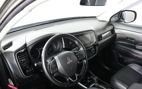Mitsubishi Outlander III рестайлинг 3, 2019 год, 2 297 000 рублей, 9 фотография