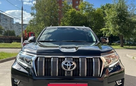 Toyota Land Cruiser Prado 150 рестайлинг 2, 2019 год, 5 900 000 рублей, 2 фотография