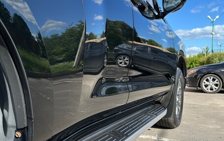 Toyota Land Cruiser Prado 150 рестайлинг 2, 2019 год, 5 900 000 рублей, 10 фотография