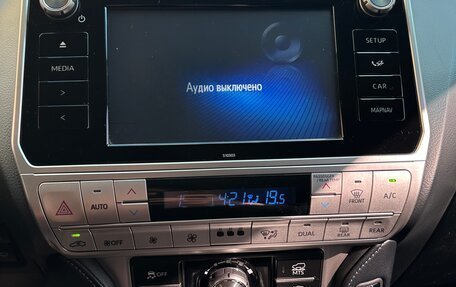 Toyota Land Cruiser Prado 150 рестайлинг 2, 2019 год, 5 900 000 рублей, 16 фотография