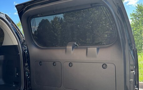 Toyota Land Cruiser Prado 150 рестайлинг 2, 2019 год, 5 900 000 рублей, 12 фотография
