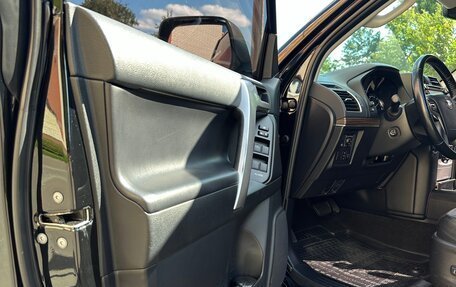 Toyota Land Cruiser Prado 150 рестайлинг 2, 2019 год, 5 900 000 рублей, 18 фотография