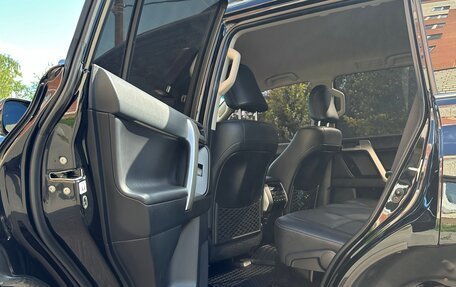 Toyota Land Cruiser Prado 150 рестайлинг 2, 2019 год, 5 900 000 рублей, 29 фотография