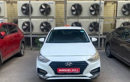 Hyundai Solaris II рестайлинг, 2017 год, 700 000 рублей, 1 фотография