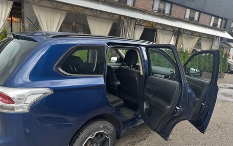 Mitsubishi Outlander III рестайлинг 3, 2014 год, 1 050 000 рублей, 8 фотография