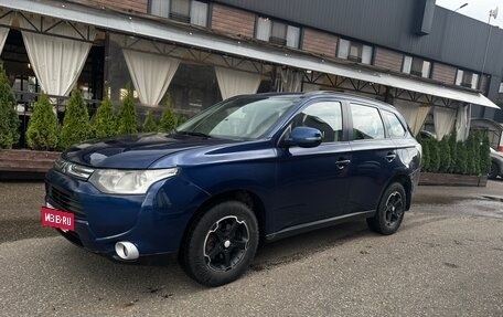 Mitsubishi Outlander III рестайлинг 3, 2014 год, 1 050 000 рублей, 11 фотография