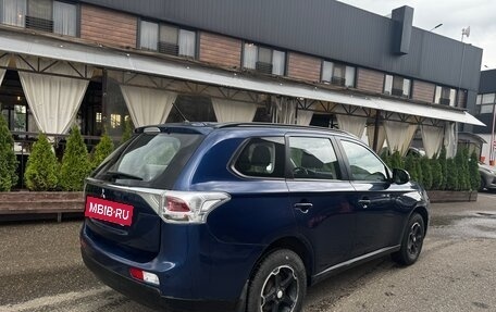 Mitsubishi Outlander III рестайлинг 3, 2014 год, 1 050 000 рублей, 7 фотография
