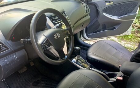 Hyundai Solaris II рестайлинг, 2013 год, 700 000 рублей, 5 фотография
