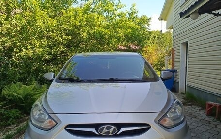 Hyundai Solaris II рестайлинг, 2013 год, 700 000 рублей, 12 фотография