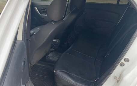 Renault Logan II, 2016 год, 400 000 рублей, 8 фотография