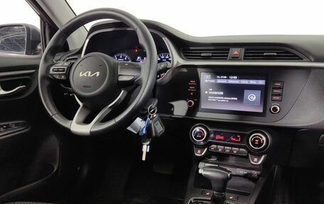 KIA Rio IV, 2022 год, 1 799 000 рублей, 9 фотография