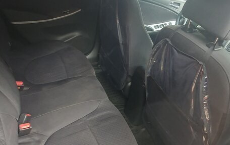 Hyundai Solaris II рестайлинг, 2011 год, 650 000 рублей, 9 фотография