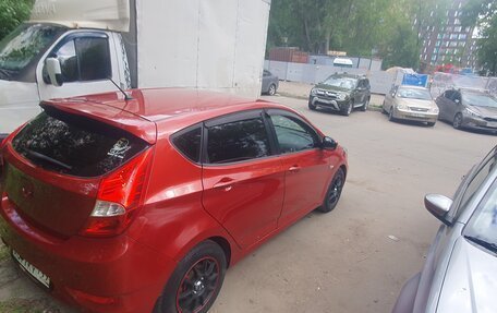 Hyundai Solaris II рестайлинг, 2011 год, 650 000 рублей, 6 фотография