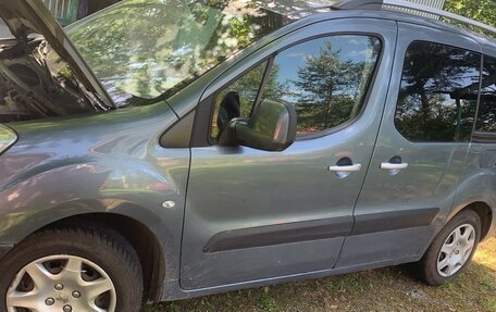 Peugeot Partner II рестайлинг 2, 2010 год, 585 000 рублей, 2 фотография