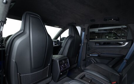 Porsche Cayenne III, 2024 год, 31 990 000 рублей, 27 фотография