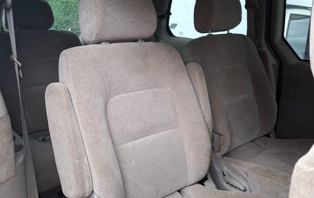 KIA Carnival III, 2004 год, 290 000 рублей, 13 фотография