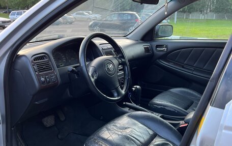 Toyota Avensis III рестайлинг, 2001 год, 650 000 рублей, 5 фотография