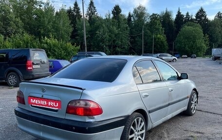 Toyota Avensis III рестайлинг, 2001 год, 650 000 рублей, 4 фотография