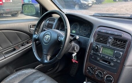 Toyota Avensis III рестайлинг, 2001 год, 650 000 рублей, 7 фотография