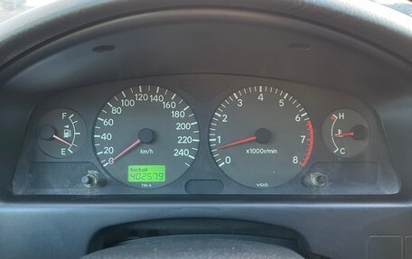 Toyota Avensis III рестайлинг, 2001 год, 650 000 рублей, 12 фотография