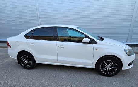 Volkswagen Polo VI (EU Market), 2012 год, 600 000 рублей, 4 фотография