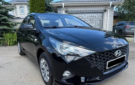 Hyundai Solaris II рестайлинг, 2018 год, 1 050 000 рублей, 2 фотография