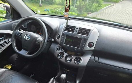 Toyota RAV4, 2010 год, 1 530 000 рублей, 2 фотография