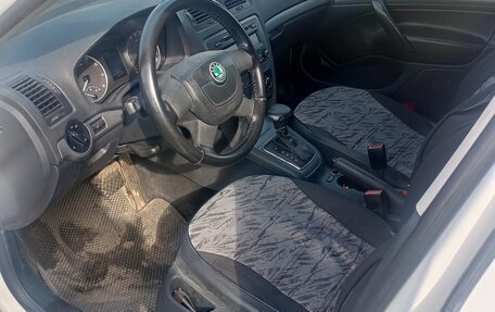 Skoda Octavia, 2011 год, 820 000 рублей, 2 фотография
