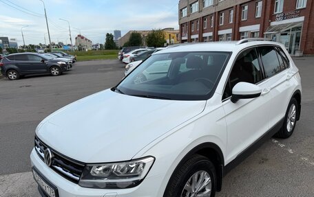 Volkswagen Tiguan II, 2017 год, 1 850 000 рублей, 2 фотография