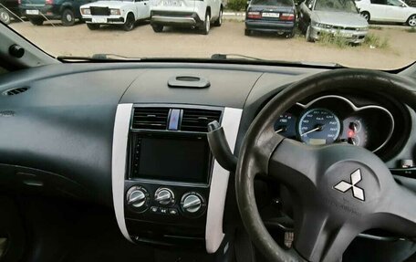 Mitsubishi Colt VI рестайлинг, 2003 год, 300 000 рублей, 7 фотография