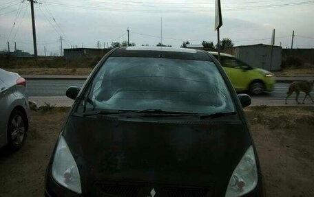 Mitsubishi Colt VI рестайлинг, 2003 год, 300 000 рублей, 1 фотография