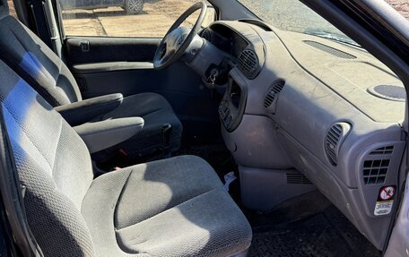 Chrysler Voyager III, 1997 год, 250 000 рублей, 4 фотография