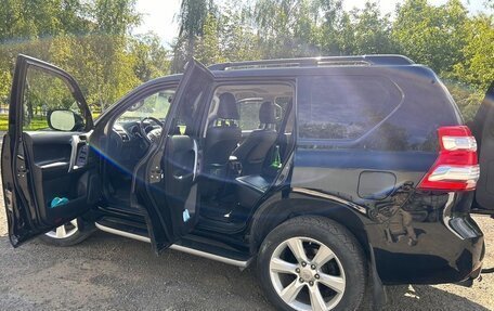 Toyota Land Cruiser Prado 150 рестайлинг 2, 2014 год, 3 000 000 рублей, 2 фотография