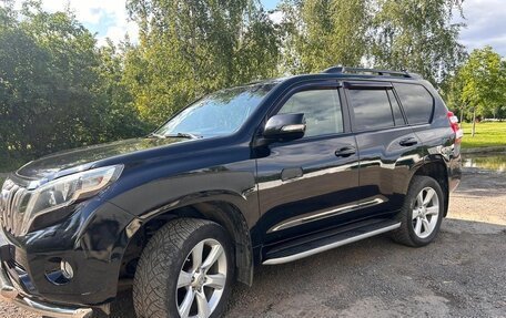 Toyota Land Cruiser Prado 150 рестайлинг 2, 2014 год, 3 000 000 рублей, 3 фотография