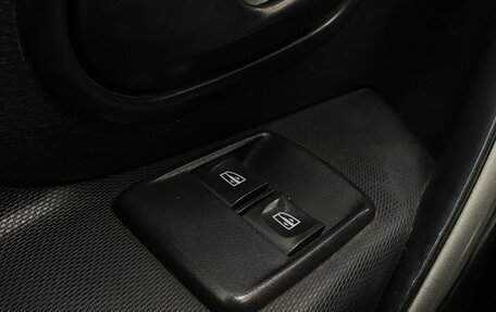 Renault Logan II, 2018 год, 540 000 рублей, 16 фотография