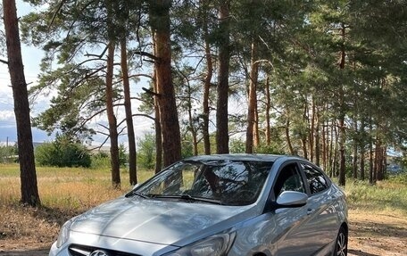 Hyundai Solaris II рестайлинг, 2011 год, 650 000 рублей, 1 фотография