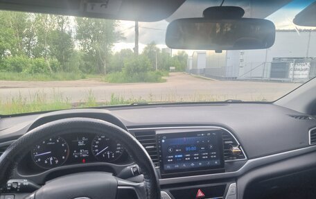 Hyundai Elantra VI рестайлинг, 2018 год, 1 450 000 рублей, 9 фотография