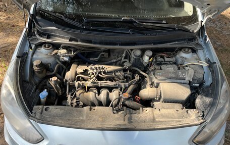 Hyundai Solaris II рестайлинг, 2011 год, 650 000 рублей, 9 фотография