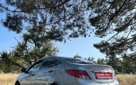 Hyundai Solaris II рестайлинг, 2011 год, 650 000 рублей, 5 фотография